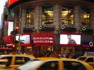 La publicité des écrans LED extérieurs à New York