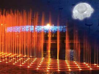 Thousands of 6-meter fountains with LED lamps by Osram