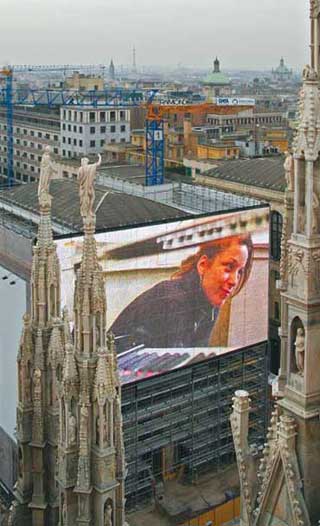 Светодиодный медиа-фасад музея “Аренгарио” в Милане
