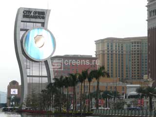 Ring-shaped LED screen in Macau