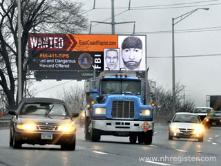 El FBI colocó un anuncio “Wanted” en una pantalla LED exterior