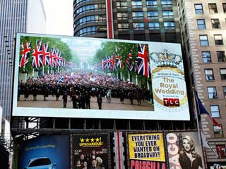 Giant 4x HD resolution outdoor LED screen by D3 LED in Times Square with pixel pitch 10 mm
