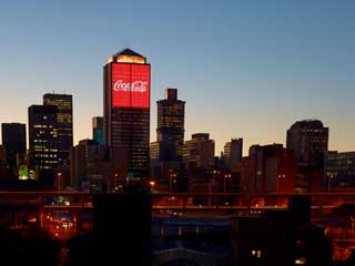 Media façade de la Coca-Cola, Johannesburgo, Suráfrica