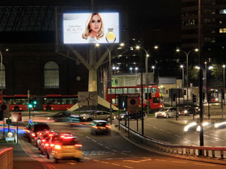 Светодиодный экран рекламной компании Ocean Outdoor в Лондоне