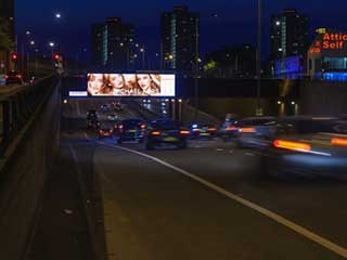 Neues Outdoor Plus LED-Bildschirm in London auf dem A12