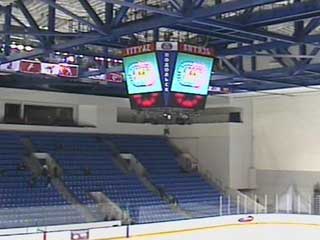 Drei indoor LED-Bildschirme am Hockey Stadion in Podolsk