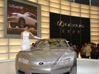 Painel de LED no auto show 2005 de Xangai