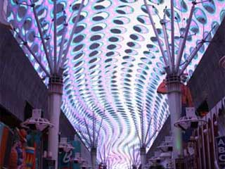 Painel de LED gigante na rua de Freemont em Las Vegas