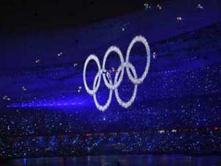 Пять олимпийских колец на церемонии открытия