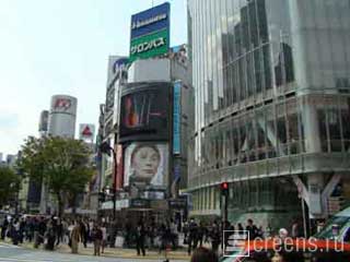 Convex LED screen in Tokyo