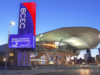 Outdoores digitais no Centro da Convenção e de Exposição de Boston