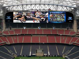 Écran LED énorme de vidéo dans le stade de Reliant à Houston