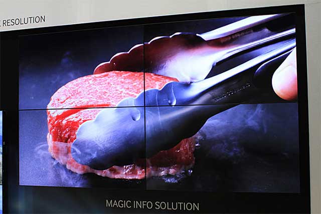 Videowand hergestellt von 55” Samsung LED-Panels und die Naht von nur 5.5 mm