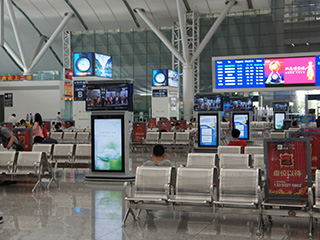Digital and static advertising at railway terminals