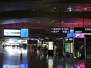 Digital and static advertising at railway terminals