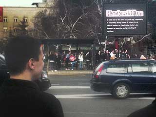 Атака хакеров на рекламный экран в Белграде