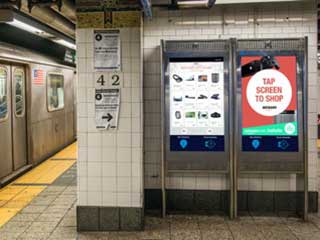 Affichage dynamique interactif dans la métro de New York