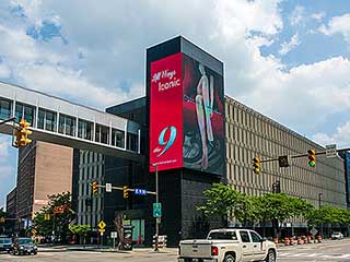 Grande painel de LED novo em Cleveland (EUA)