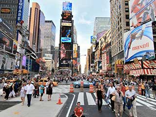 Telões de LED em Times Square em Nova York