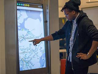 Kiosque numérique interactif de MTA de NYC