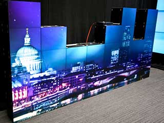 Video wall del cubo DLP por Christie MicroTiles