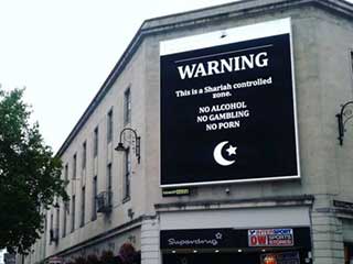 Panneau publicitaire LED piraté dans la ville de Cardiff