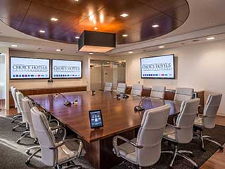 Digital Screens in Hotel Negotiating Room