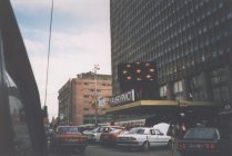 Le premier en Russie affichage sur écran du signe électronique de plein air pour publicité de plein air de "White Way" Compagnie (USA). Il a été installé au "Intourist" Hôtel à Moscou en 1992.