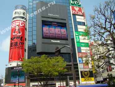LED signs are positioned in the best way to complement traditional outdoor advertising