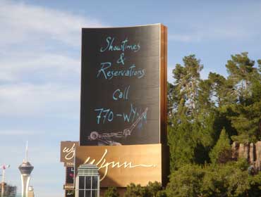 Curved outdoor LED screen
