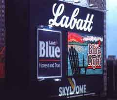 Usage simultané de néon faire de la publicité, écran électronique et système Trilogic