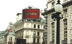 Grand écran électronique à Londres sur l'échantillon d'Oxendon et rues de Coventry
