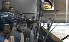 Foto des großen elektronischen Bildschirmes beim E Center während der Salz-See-Stadt Olympiad in 2002.