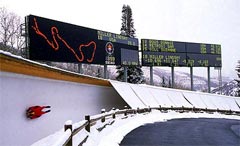 Foto des großen elektronischen Bildschirmes während der Salz-See-Stadt Olympiad in 2002.