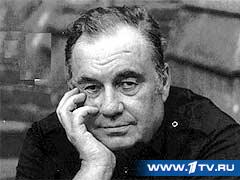 En premier le Canal de TÉLÉ russe a couru un programme consacré au producteur Eldar Ryazanov russe célèbre